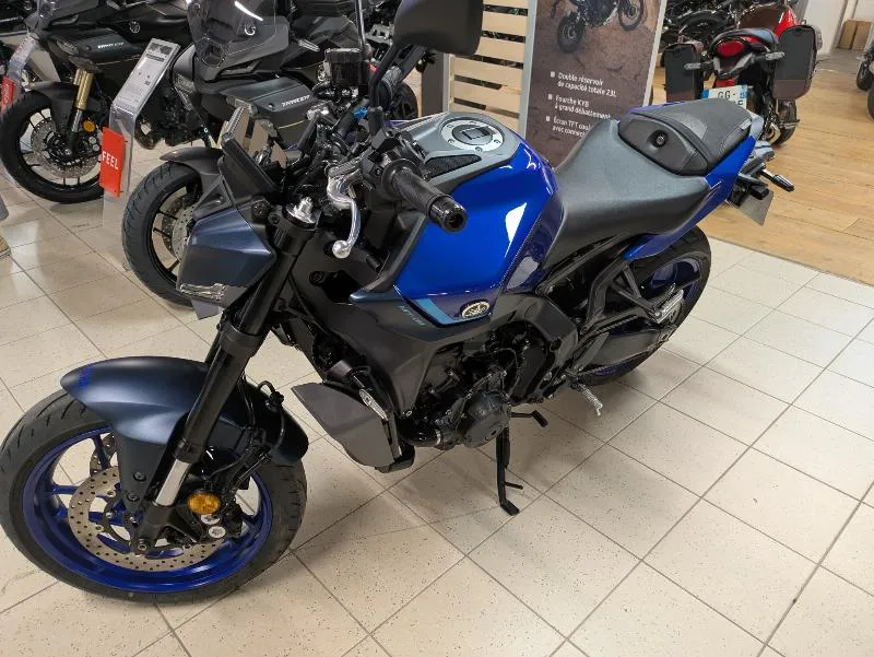 MT09