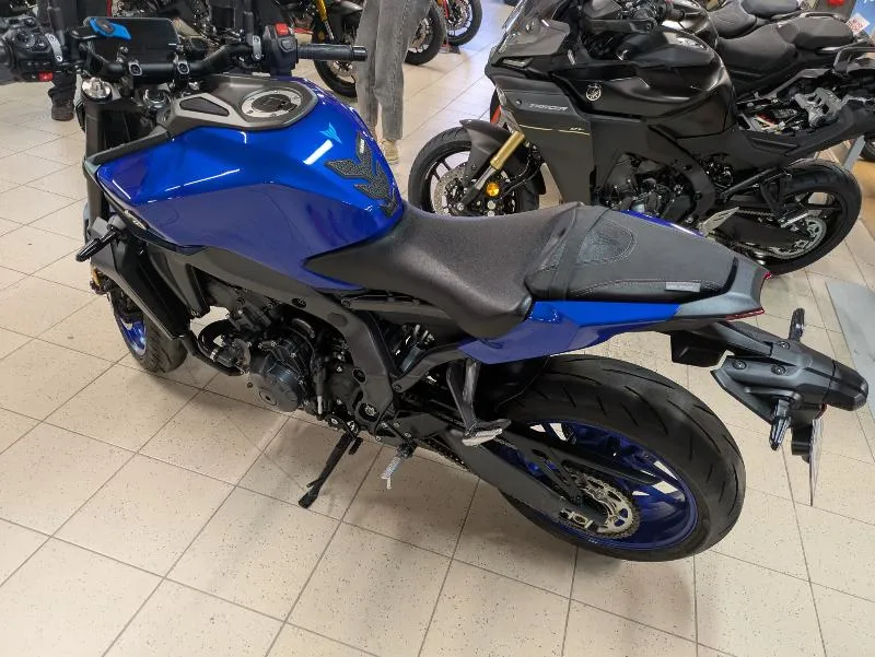 MT09
