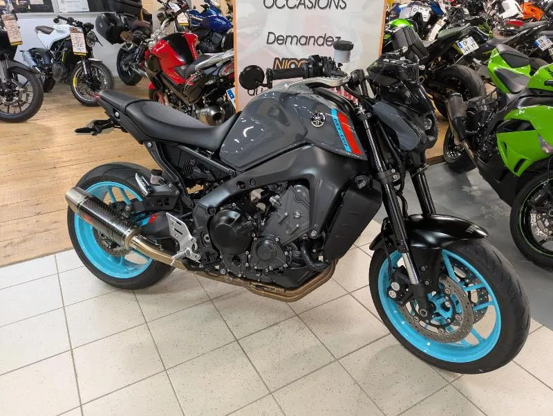 MT09
