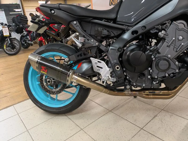 MT09