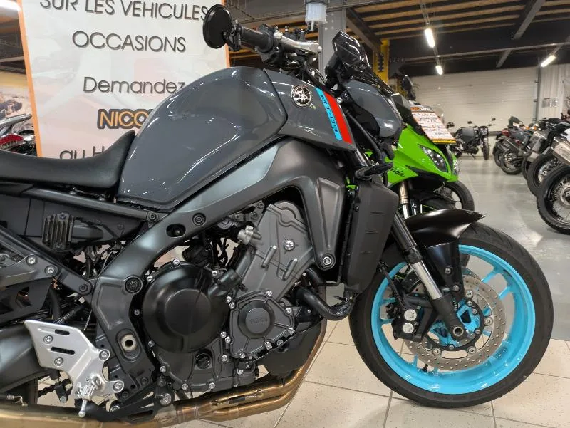 MT09
