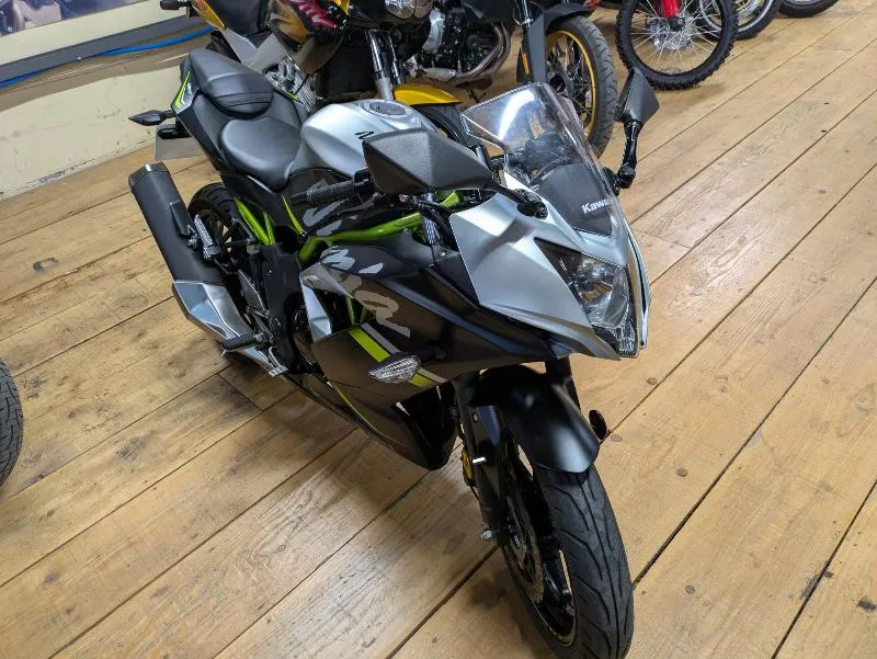 Ninja 125 ABS