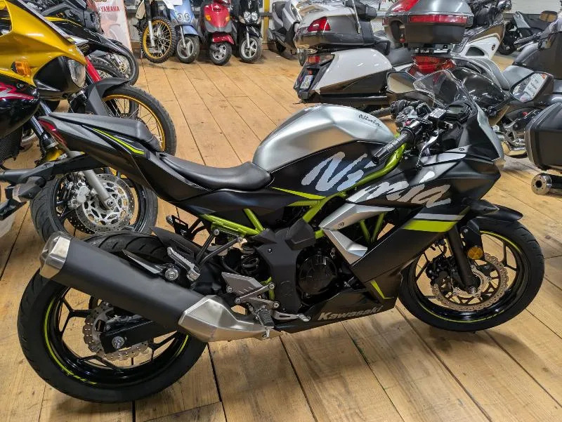 Ninja 125 ABS