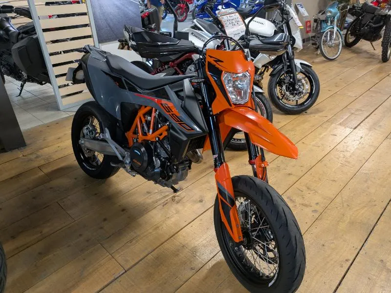 690 SMC R