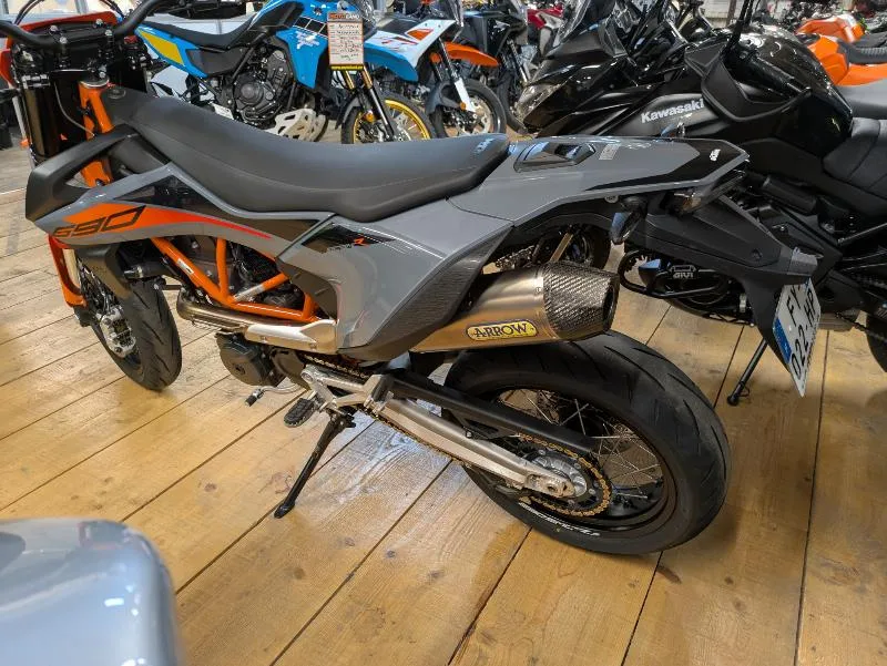 690 SMC R