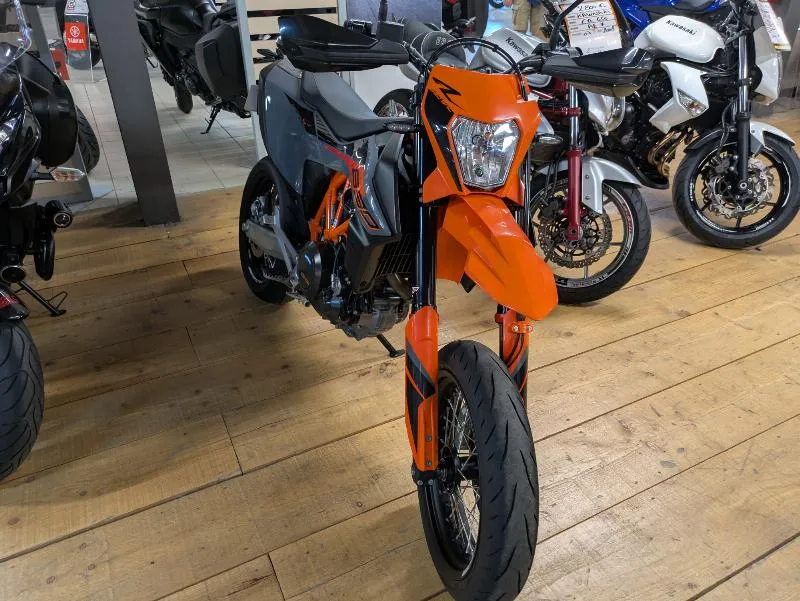 690 SMC R
