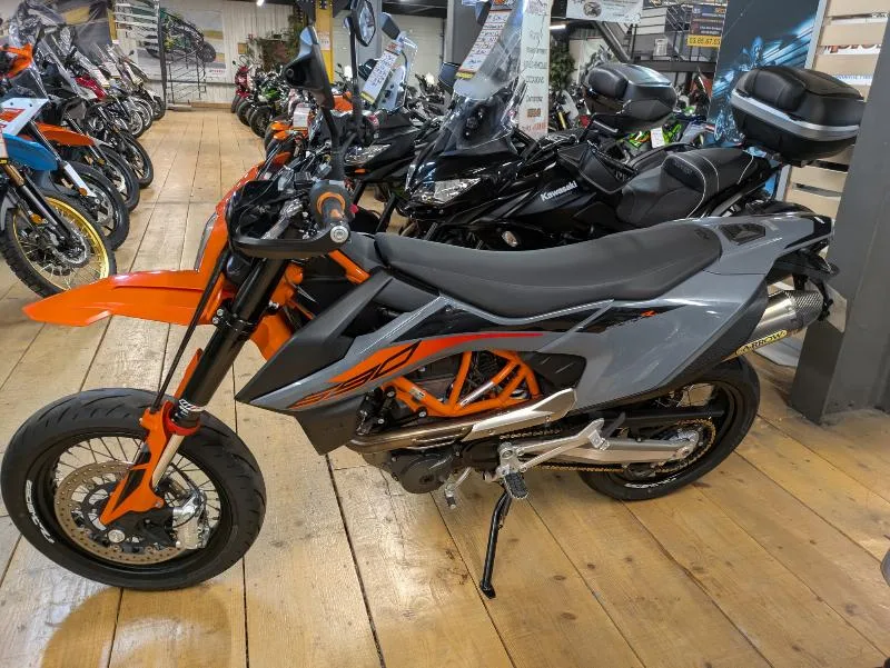 690 SMC R
