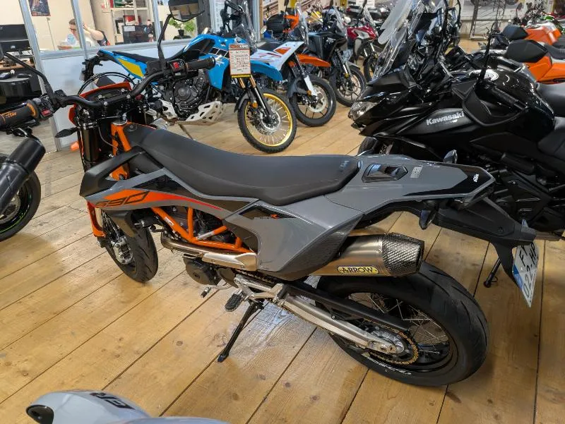 690 SMC R
