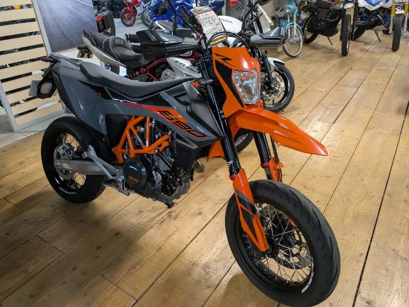 690 SMC R