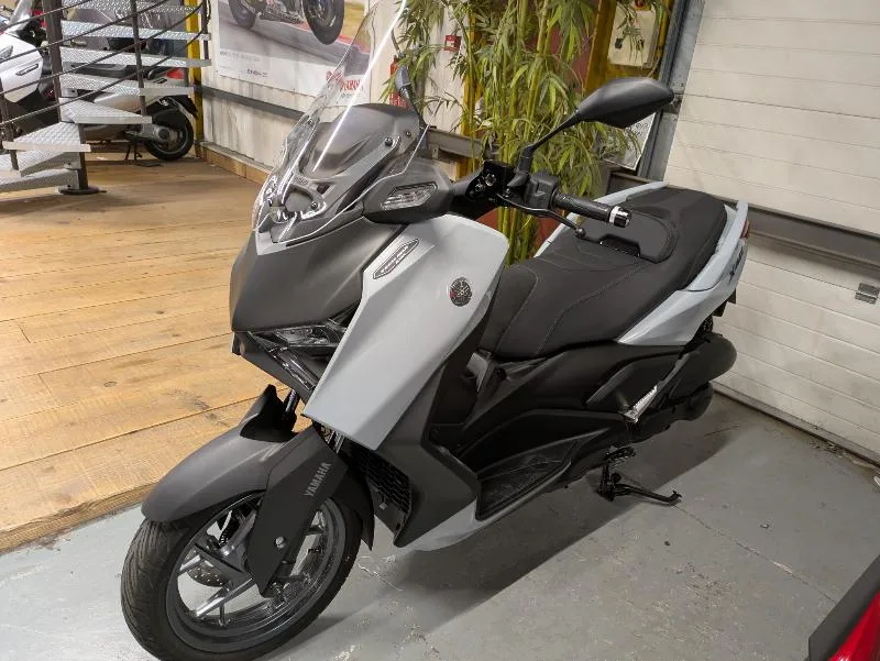 XMAX 125 TECH MAX