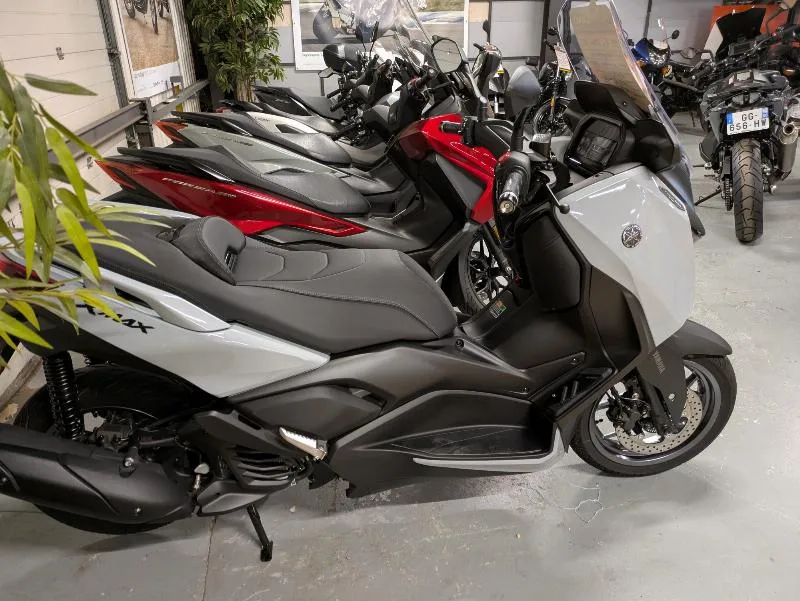 XMAX 125 TECH MAX