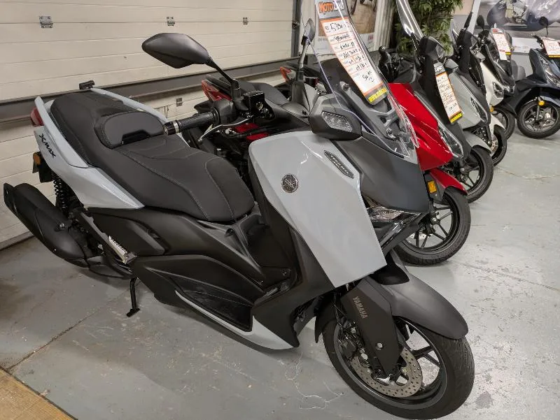 XMAX 125 TECH MAX