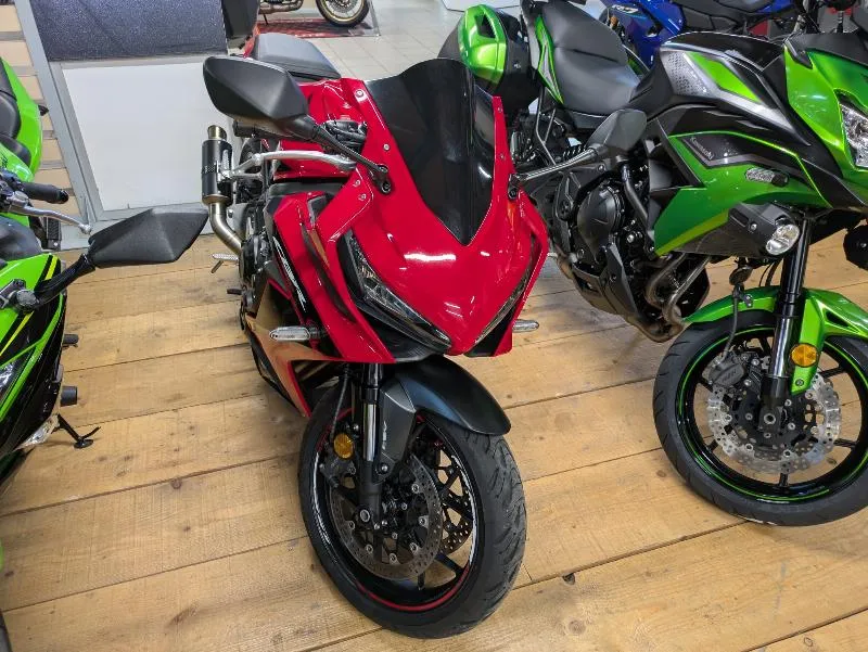 CBR 650  R