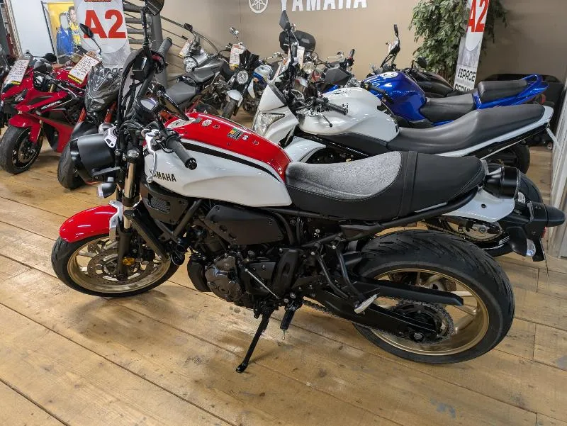 XSR 700