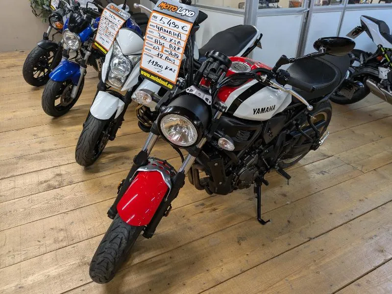 XSR 700