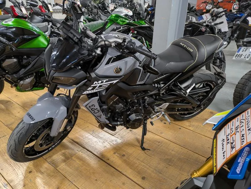MT09
