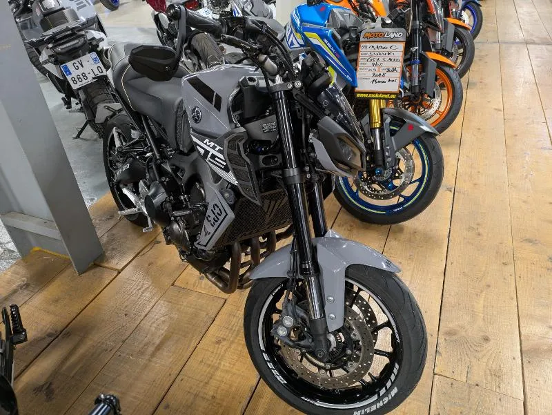 MT09