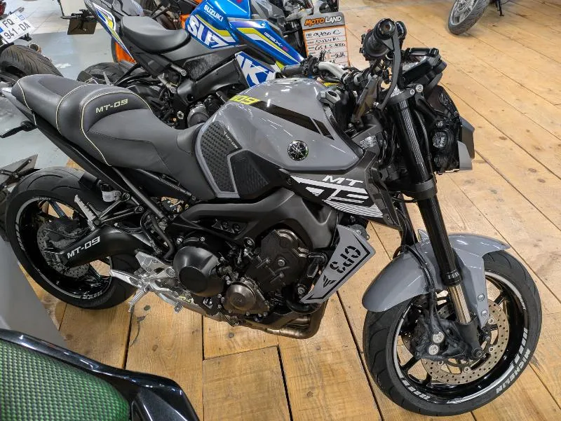 MT09