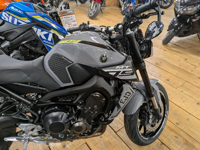 MT09
