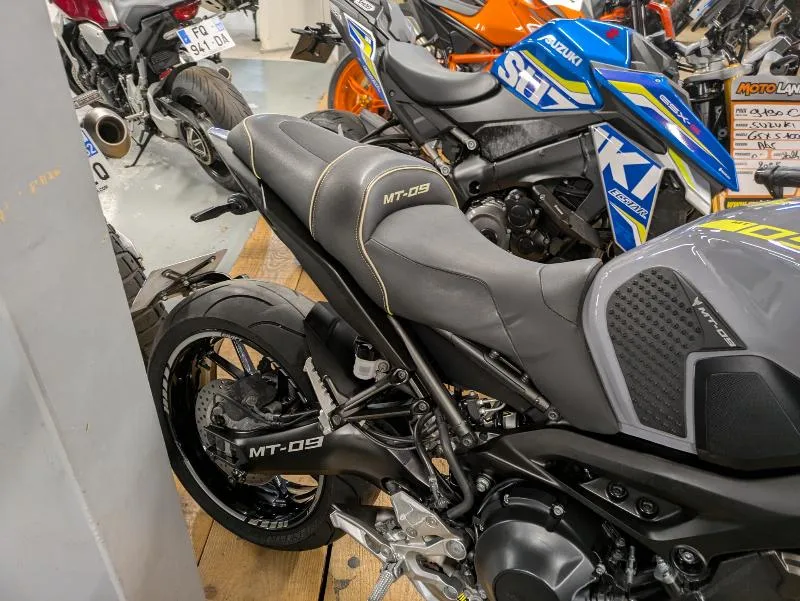 MT09