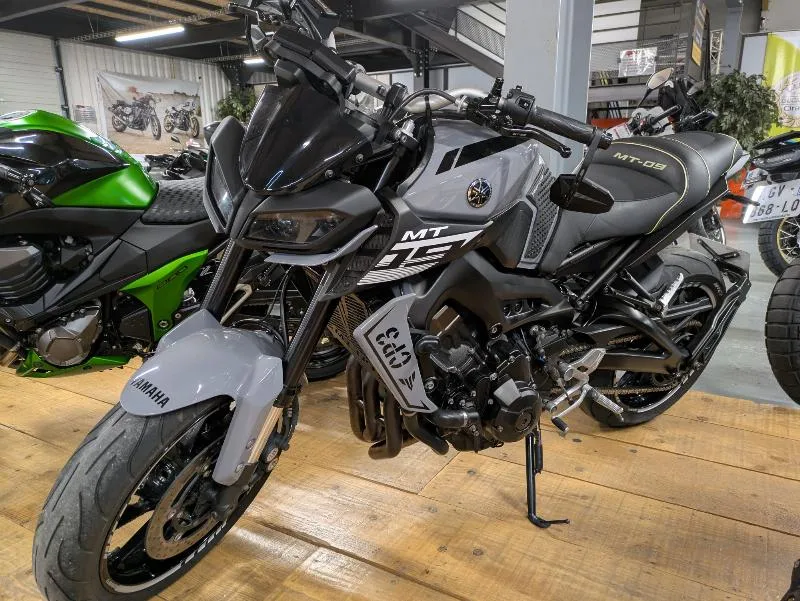 MT09