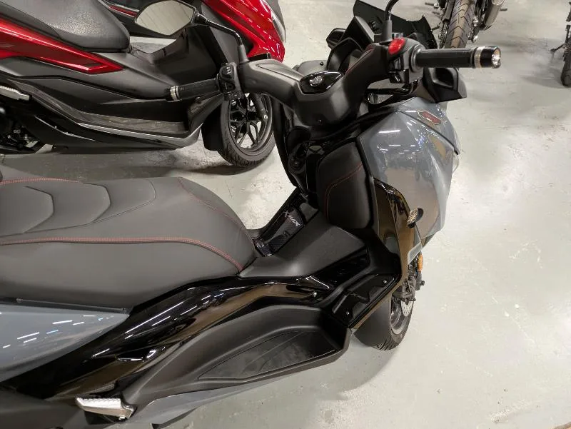 XMAX 125 TECH MAX