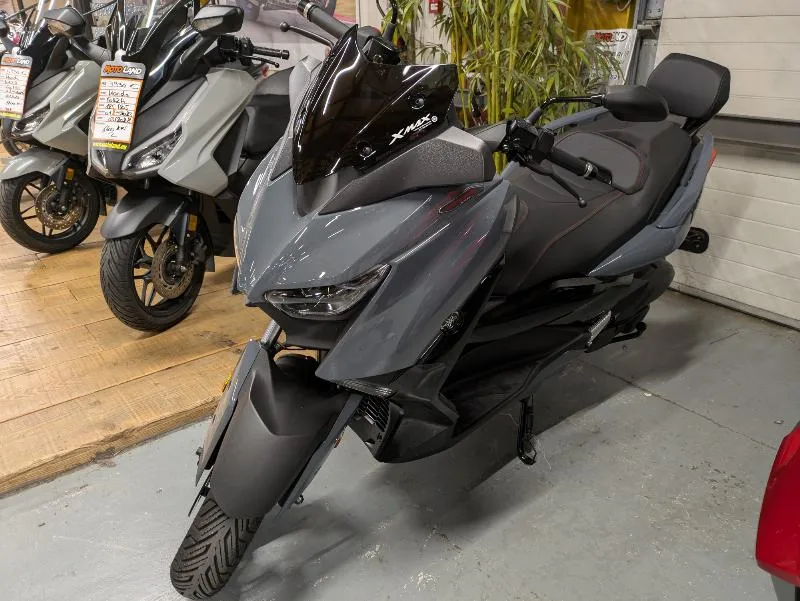 XMAX 125 TECH MAX