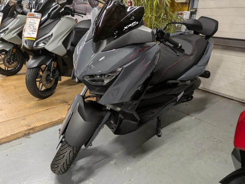 XMAX 125 TECH MAX