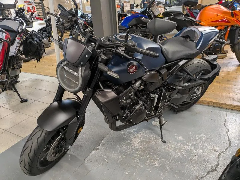 CB 1000 RA