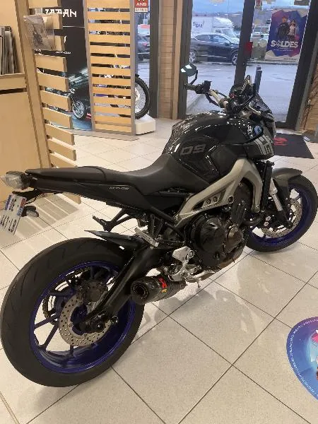 MT 09