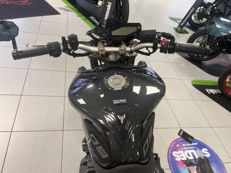 MT 09