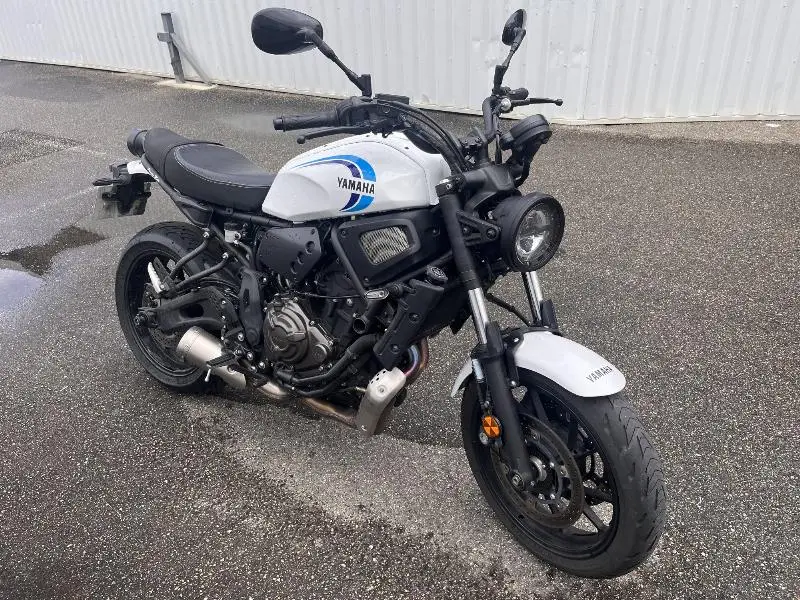 XSR 700