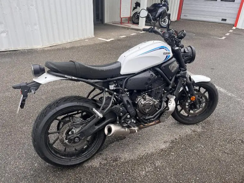 XSR 700