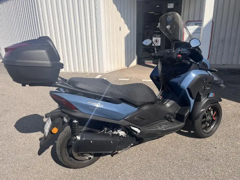 TRICITY 300