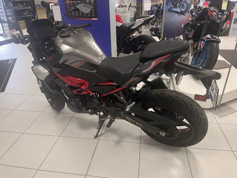 Z 900