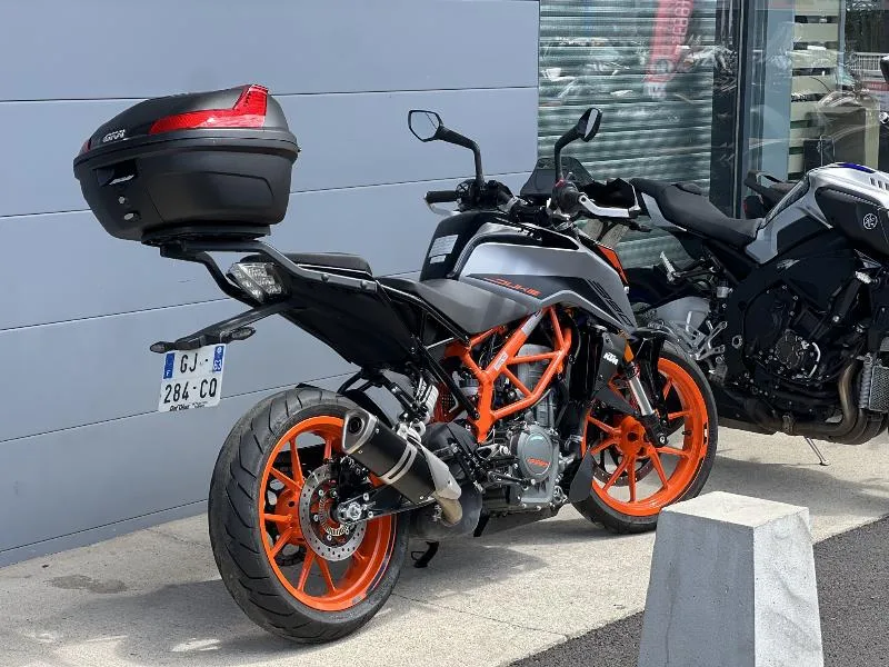 390 DUKE