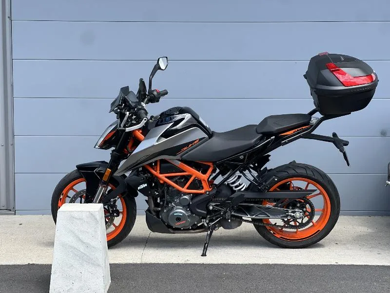 390 DUKE
