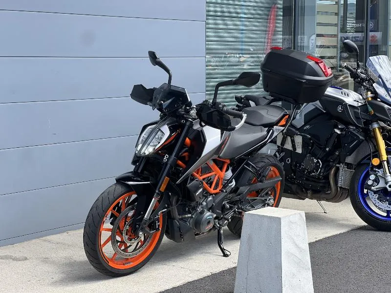 390 DUKE