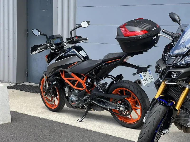 390 DUKE