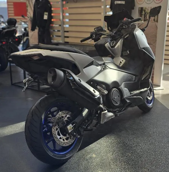 XP TMAX 560