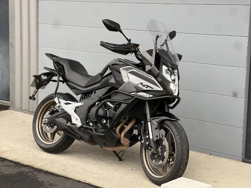 MT 700