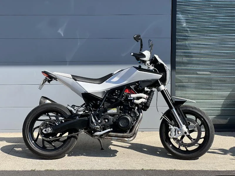 NUDA 900