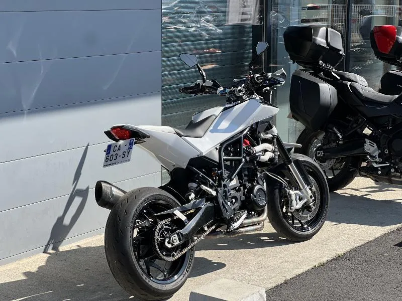 NUDA 900