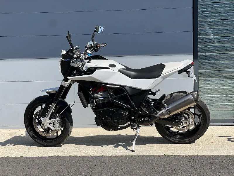 NUDA 900