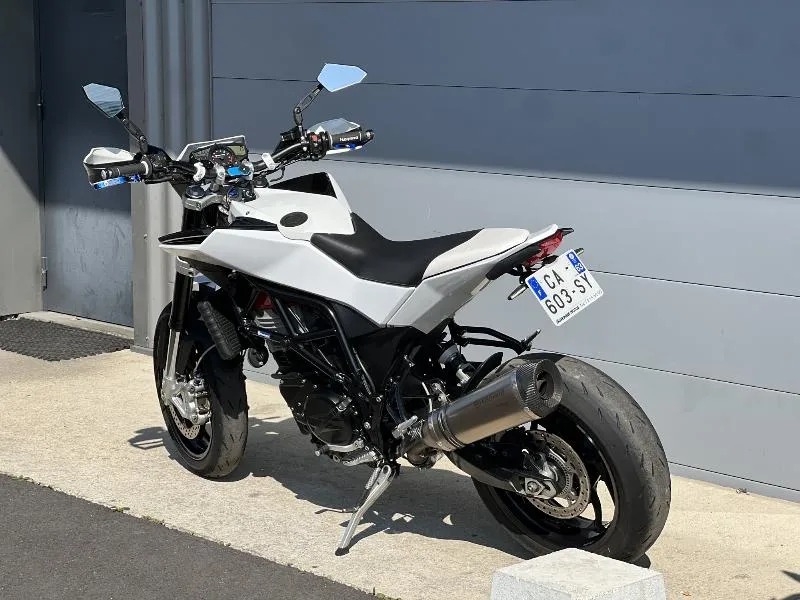 NUDA 900