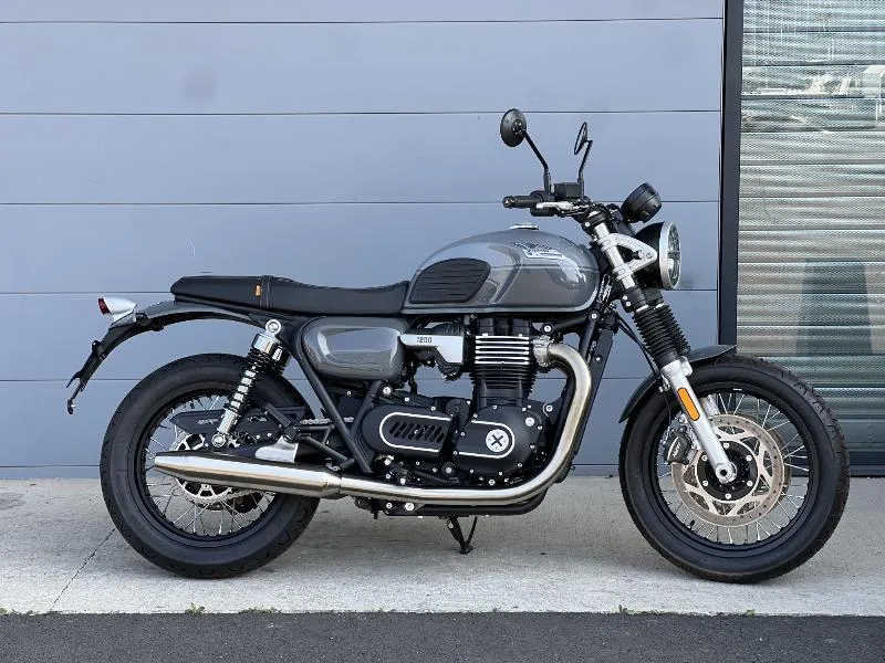 1200 CROMWELL