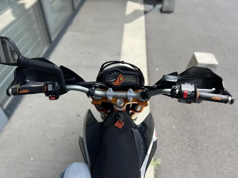 690 SMC R