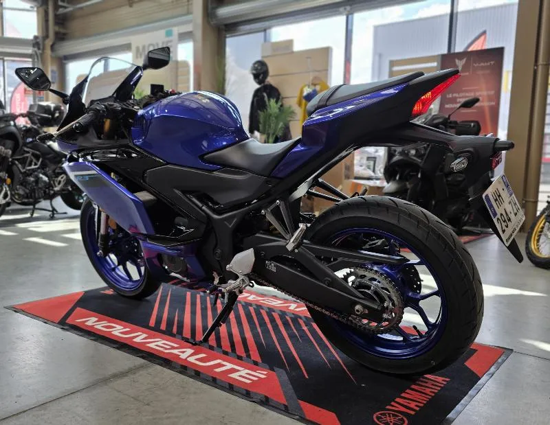 YZFR3