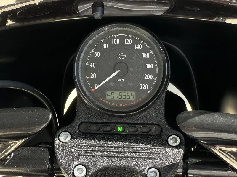 SPORTSTER 883 ABS