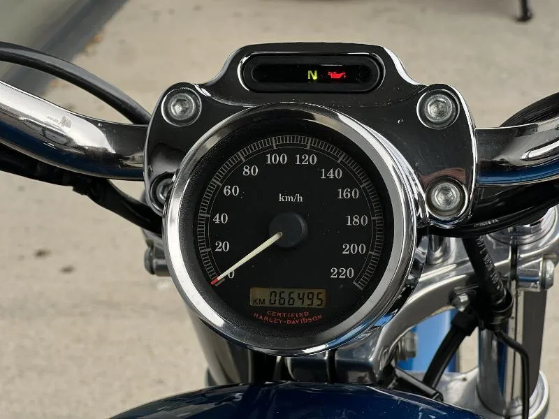 SPORTSTER 883